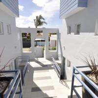 Three-Bedroom Apartment with Pool View (number 9)
