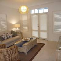 Deluxe One or Two-Bedroom Apartment with Jetty View (number 12)