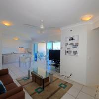 One-Bedroom Apartment with Park View 1N