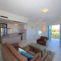 Two-Bedroom Apartment with Park View 1N