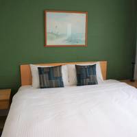 Two-Bedroom Apartment with Two Queen Beds