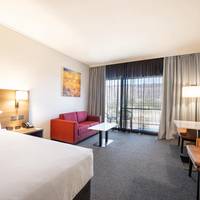 King Deluxe Room with Mountain View
