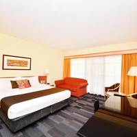 Deluxe Queen Room with Balcony and View