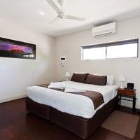 One-Bedroom Deluxe Apartment