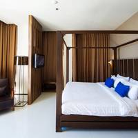 Connecting Room