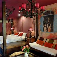 Honeymoon Suite
