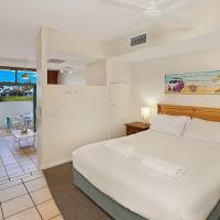 Studio Apartment with Courtyard
