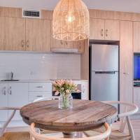 Deluxe One-Bedroom Apartment