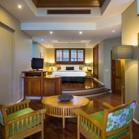 Deluxe King Suite