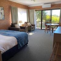 King Studio with Spa Bath