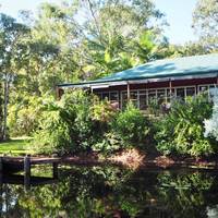 Luxury Two-Bedroom Cottage with Patio (4 guests) 