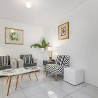 One-Bedroom Apartment with Courtyard
