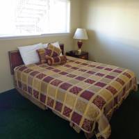 One-Bedroom Queen Suite