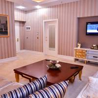 Suite with Lake View