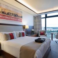 Deluxe King Room City View