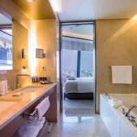 Fairmont Gold Signature Suite City View