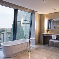 Fairmont Gold One-Bedroom Suite City View
