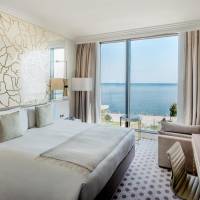 Club Room Sea View with 1 King, Sea view
