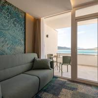 Deluxe Double Room with Balcony and Sea View