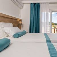 Triple Room with Sea View