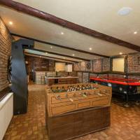 Eleven-Bedroom Holiday home