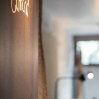 Deluxe Studio