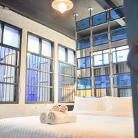 Deluxe Double Room (11.00 AM)