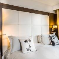 Botanic King Suite with Courtyard View
