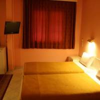 Standard Triple Room with City View
