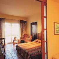 Family Room (2 Adults + 2 Children)