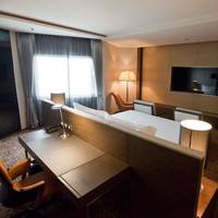 Honeymoon Suite