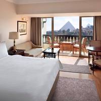 One-Bedroom King Suite with Pyramids View