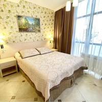 Deluxe One-Bedroom Apartment with Balcony 