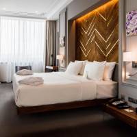 One-Bedroom King Suite
