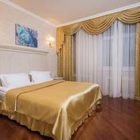 Executive Suite with Lake View