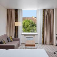  QUEEN ACCESSIBLE ROOM