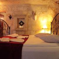 Deluxe Cave Suite