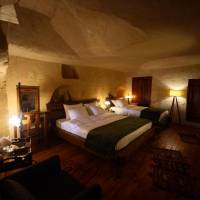 King Cave Suite