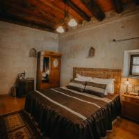 Standard Cave Room