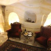 Deluxe Family Cave Suite with Bath