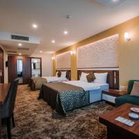 Deluxe Suite with Sea View