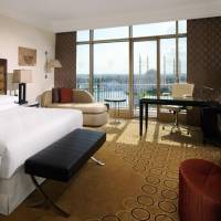 Club Room, Club lounge access, Guest room, 1 King,River view