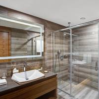 Deluxe Grand Room with King Bed - City and Sea View