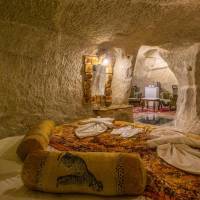 Deluxe Cave Room with Valley View