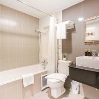 Deluxe King room with Bathtub - No view