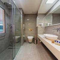 Corner Suite