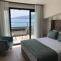 Deluxe Suite with Sea View