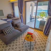 Suite with Terrace and Sea View