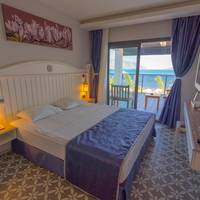 Deluxe Double Room with Terrace and Sea View