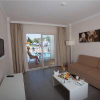 Select Family Room with Pool Access